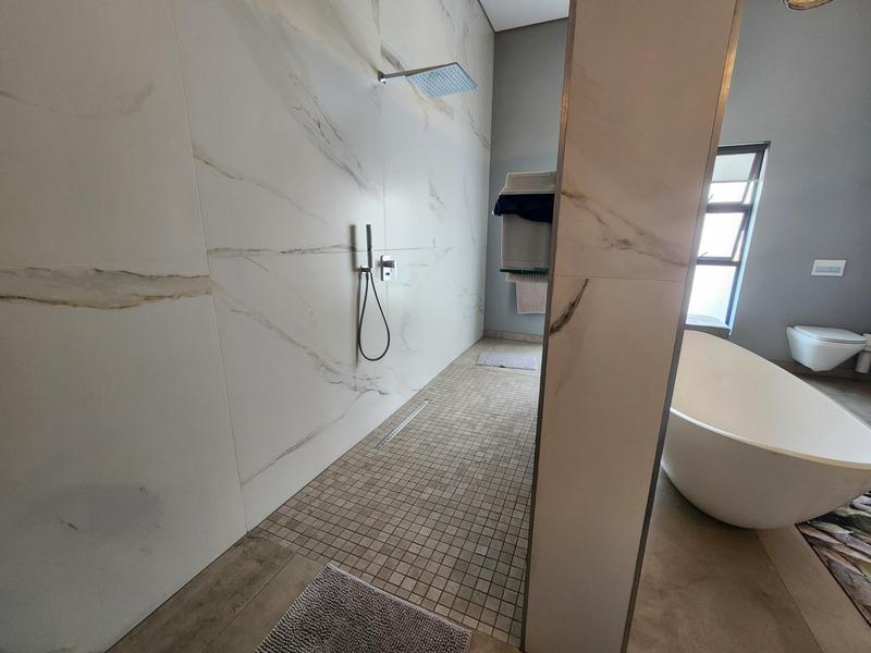 5 Bedroom Property for Sale in Heron Banks Golf Estate Free State